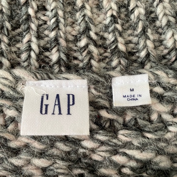 Medium wool GAP sweater - Picture 3 of 11
